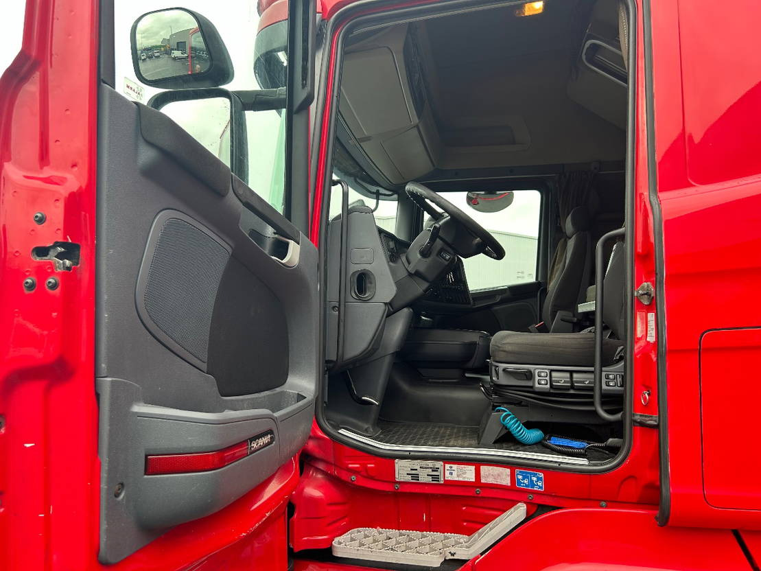Scania R580 V8 R580 v8 Topline Retarder Full Airsuspension Double Glass - Sattelzugmaschine: das Bild 4 Scania R580 V8 R580 v8 Topline Retarder Full Airsuspension Double Glass - Sattelzugmaschine: das Bild 4