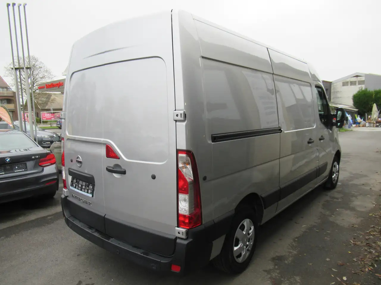 Nissan Interstar L2H2 clim navi 16500€+tva/btw - Kastenwagen: das Bild 2 Nissan Interstar L2H2 clim navi 16500€+tva/btw - Kastenwagen: das Bild 2