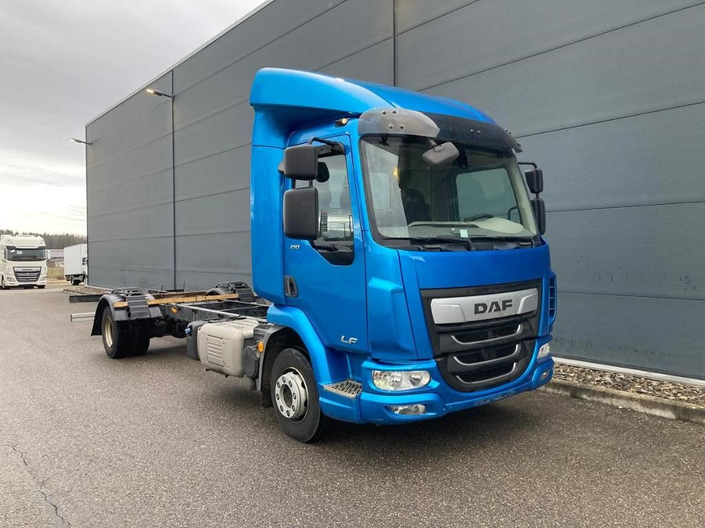 DAF LF 210 FA Standheizung / 5.00m Rd / 7.490kg DAF LF 210 FA Standheizung / 5.00m Rd / 7.490kg - Fahrgestell LKW: das Bild 1 DAF LF 210 FA Standheizung / 5.00m Rd / 7.490kg DAF LF 210 FA Standheizung / 5.00m Rd / 7.490kg - Fahrgestell LKW: das Bild 1