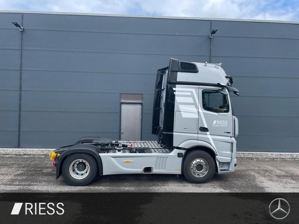 Mercedes-Benz Actros 1863 LS 4x2 Schubbodenhydraulik AUT LM - LKW: das Bild 3 Mercedes-Benz Actros 1863 LS 4x2 Schubbodenhydraulik AUT LM - LKW: das Bild 3