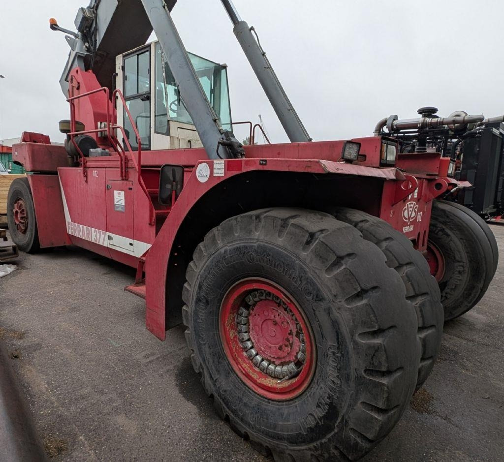 CVS Ferrari F377.5 PB - Reach stacker: das Bild 4 CVS Ferrari F377.5 PB - Reach stacker: das Bild 4