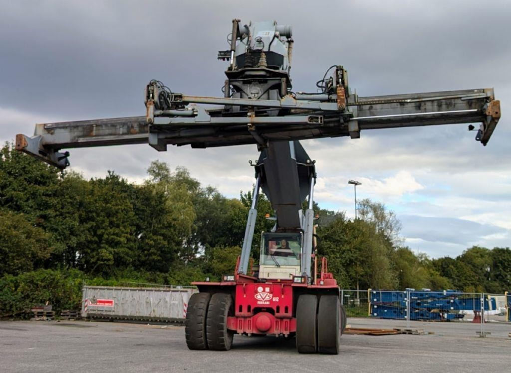 CVS Ferrari F377.5 PB - Reach stacker: das Bild 1 CVS Ferrari F377.5 PB - Reach stacker: das Bild 1