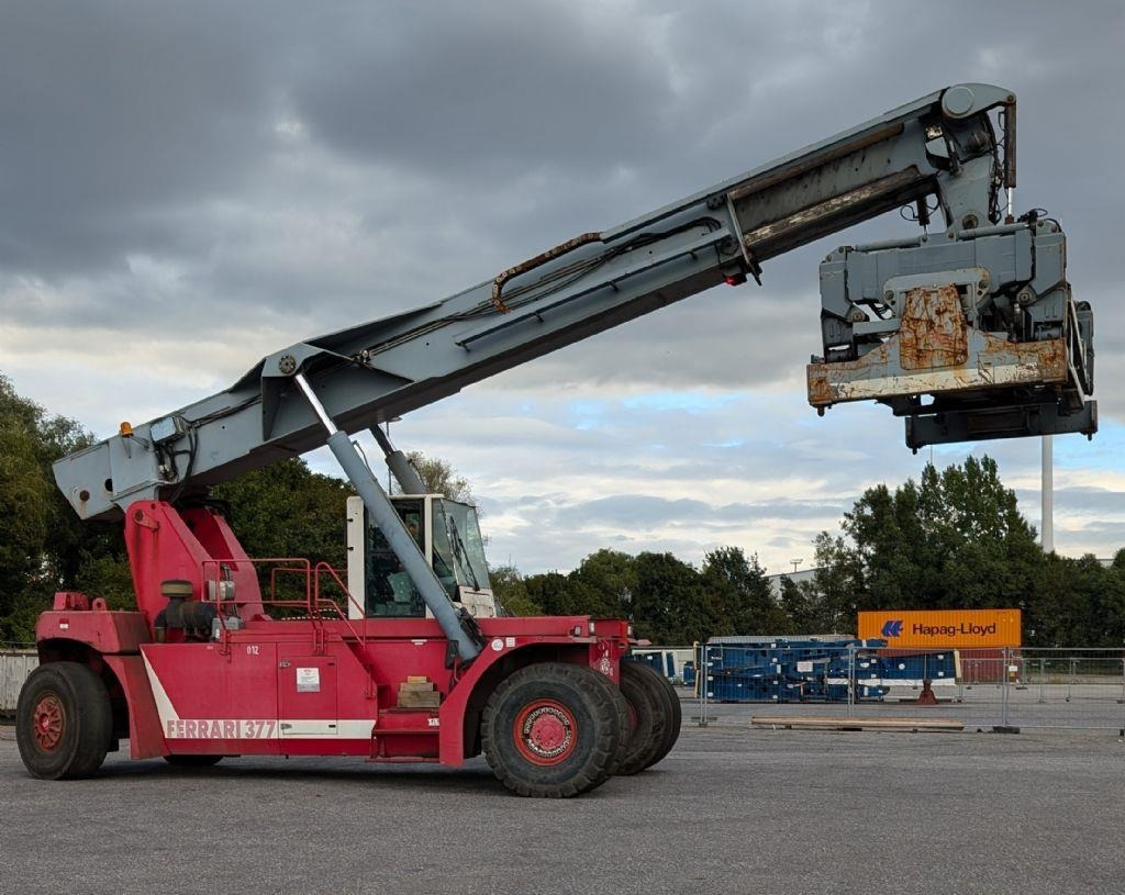 CVS Ferrari F377.5 PB - Reach stacker: das Bild 4 CVS Ferrari F377.5 PB - Reach stacker: das Bild 4