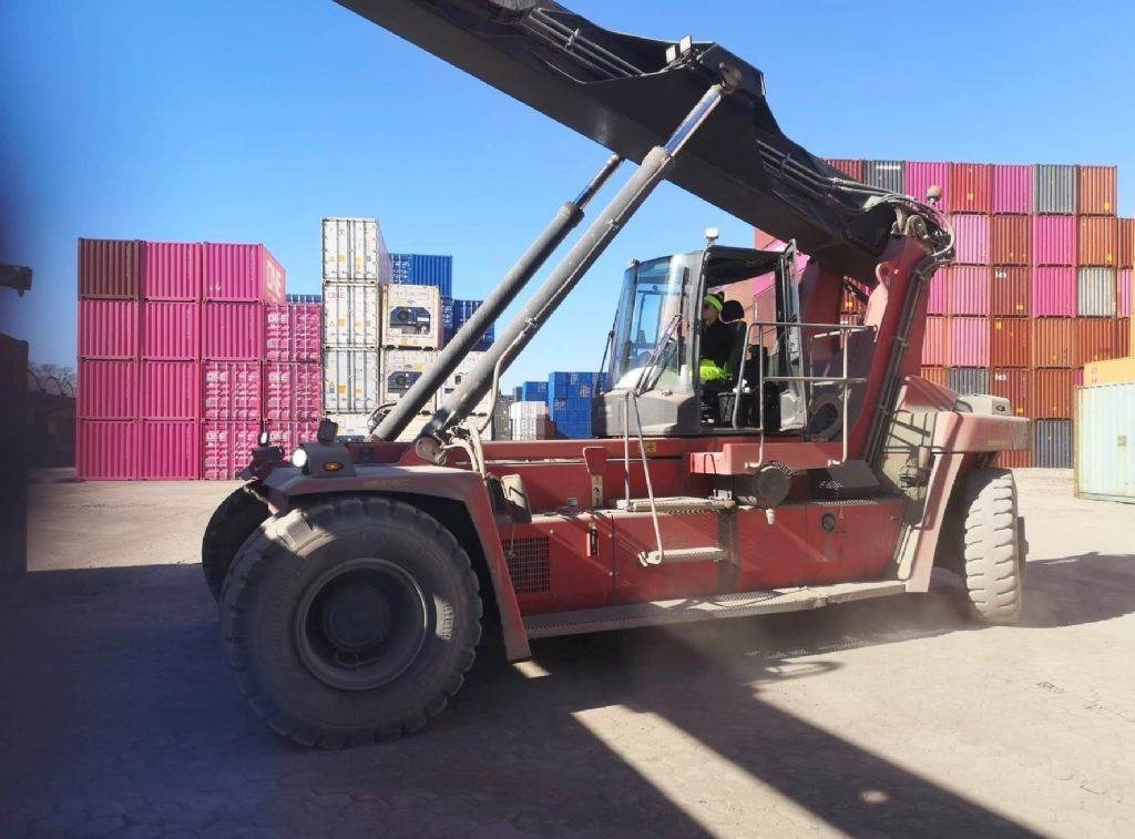 Kalmar DRG100-54S6 - Reach stacker: das Bild 3 Kalmar DRG100-54S6 - Reach stacker: das Bild 3