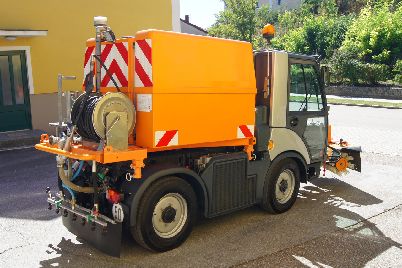 MULTICAR TREMO X56 Carrier CS/4x4/Euro 5/Besen/Wasserfass - Kehrmaschine: das Bild 4 MULTICAR TREMO X56 Carrier CS/4x4/Euro 5/Besen/Wasserfass - Kehrmaschine: das Bild 4