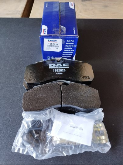 DAF BRAKE PADS 1982826 - Bremsklötze für LKW: das Bild 1 DAF BRAKE PADS 1982826 - Bremsklötze für LKW: das Bild 1