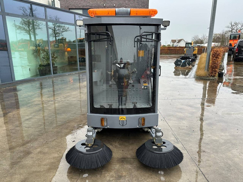 Å koda DY2400 - Kehrmaschine: das Bild 2 Å koda DY2400 - Kehrmaschine: das Bild 2