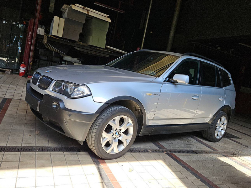 BMW X3 _ 3.0i Automatic - Limousine: das Bild 3 BMW X3 _ 3.0i Automatic - Limousine: das Bild 3