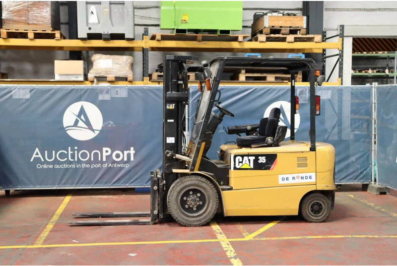 Cat EP35K-PAC - Elektrostapler: das Bild 1 Cat EP35K-PAC - Elektrostapler: das Bild 1