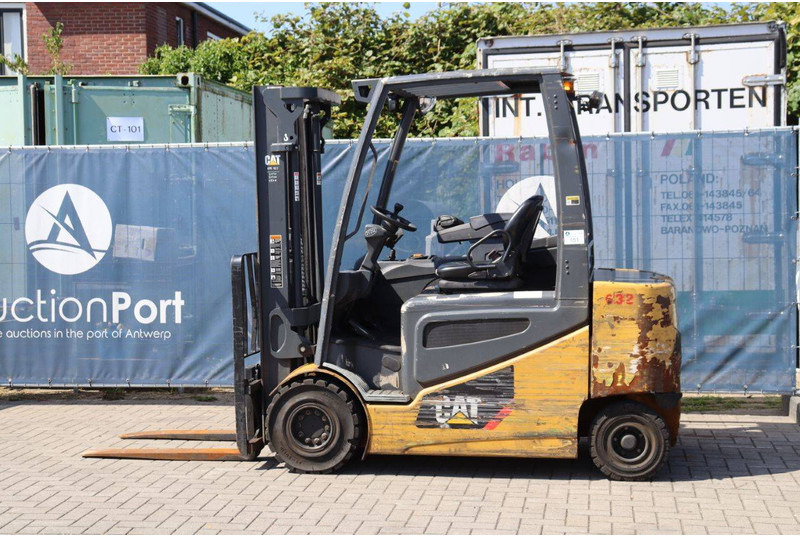 Caterpillar 2EP5000 - Elektrostapler: das Bild 3 Caterpillar 2EP5000 - Elektrostapler: das Bild 3