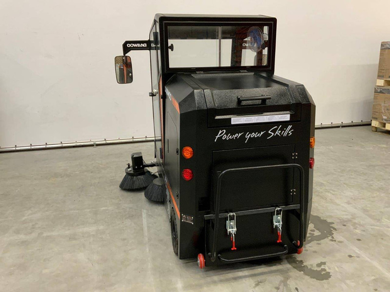 Daewoo DAS100 - Kehrmaschine: das Bild 5 Daewoo DAS100 - Kehrmaschine: das Bild 5