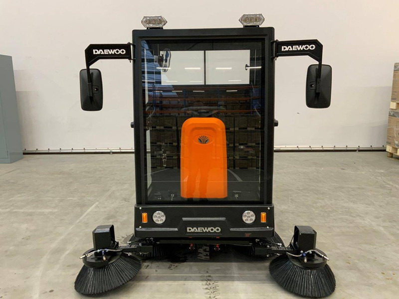 Daewoo DAS100 - Kehrmaschine: das Bild 4 Daewoo DAS100 - Kehrmaschine: das Bild 4