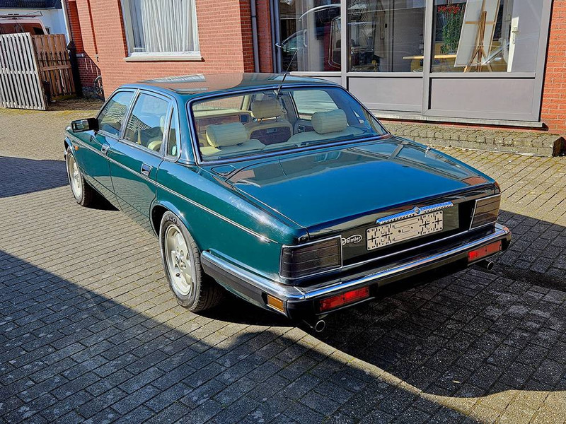 Daimler 4.0 - Limousine: das Bild 2 Daimler 4.0 - Limousine: das Bild 2