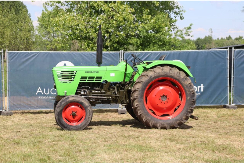 Deutz Fahr D6806 - Traktor: das Bild 1 Deutz Fahr D6806 - Traktor: das Bild 1