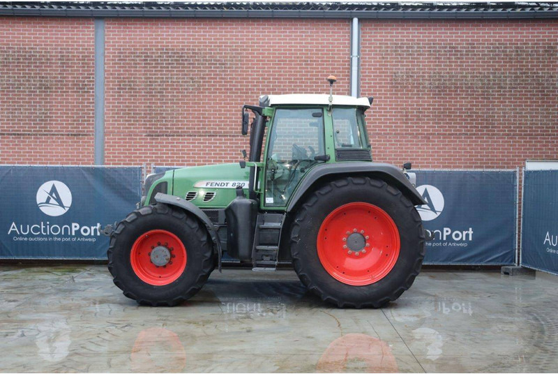 Fendt 820 Vario TMS - Traktor: das Bild 2 Fendt 820 Vario TMS - Traktor: das Bild 2