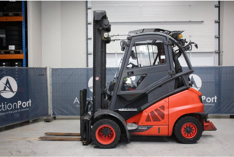 Fenwick-Linde H40T-02 - Treibgasstapler: das Bild 2 Fenwick-Linde H40T-02 - Treibgasstapler: das Bild 2