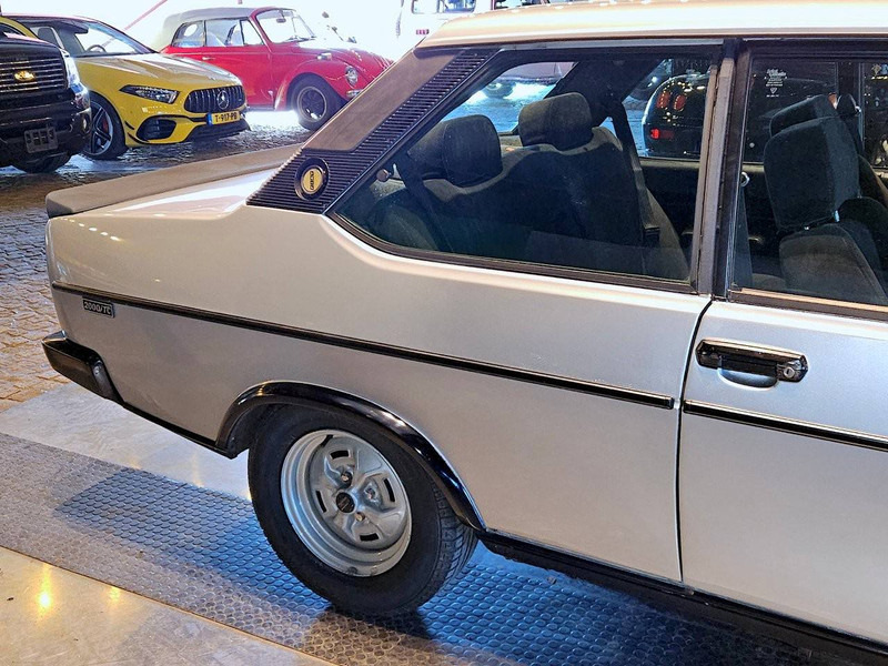 Limousine Fiat 131 Racing: das Bild 15