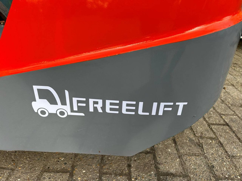 Freelift CMF05 - Elektrostapler: das Bild 5 Freelift CMF05 - Elektrostapler: das Bild 5