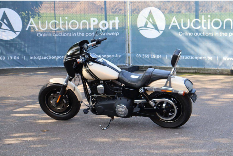 Harley-Davidson Dyna Fat Bob - Motorrad: das Bild 3 Harley-Davidson Dyna Fat Bob - Motorrad: das Bild 3