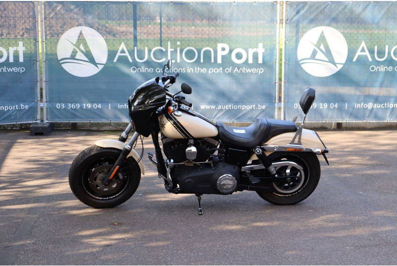 Harley-Davidson Dyna Fat Bob - Motorrad: das Bild 1 Harley-Davidson Dyna Fat Bob - Motorrad: das Bild 1