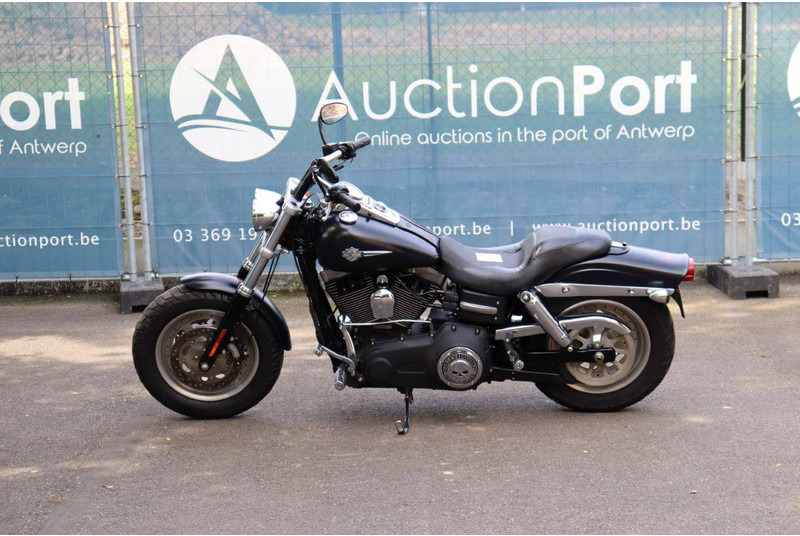 Harley-Davidson Dyna Fat Bob - Motorrad: das Bild 2 Harley-Davidson Dyna Fat Bob - Motorrad: das Bild 2