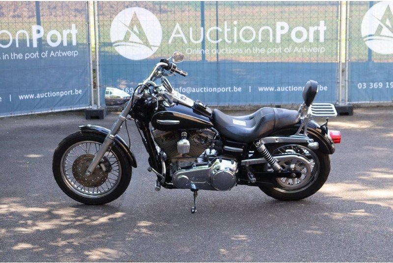 Harley-Davidson Dyna Super Glide - Motorrad: das Bild 2 Harley-Davidson Dyna Super Glide - Motorrad: das Bild 2
