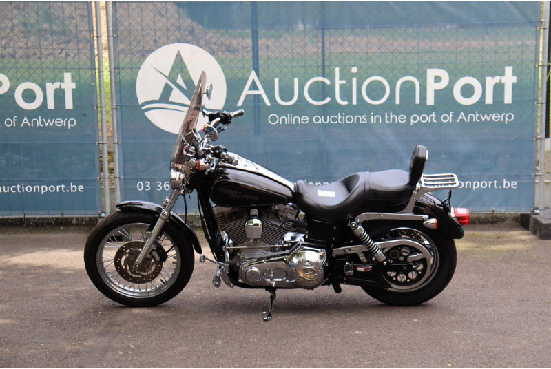Harley-Davidson Dyna Super Glide Custom - Motorrad: das Bild 2 Harley-Davidson Dyna Super Glide Custom - Motorrad: das Bild 2