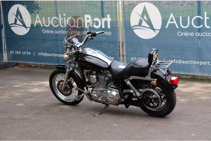 Harley-Davidson Dyna Super Glide Custom - Motorrad: das Bild 3 Harley-Davidson Dyna Super Glide Custom - Motorrad: das Bild 3
