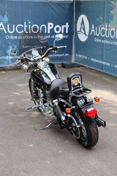 Harley-Davidson Dyna Super Glide Custom - Motorrad: das Bild 4 Harley-Davidson Dyna Super Glide Custom - Motorrad: das Bild 4