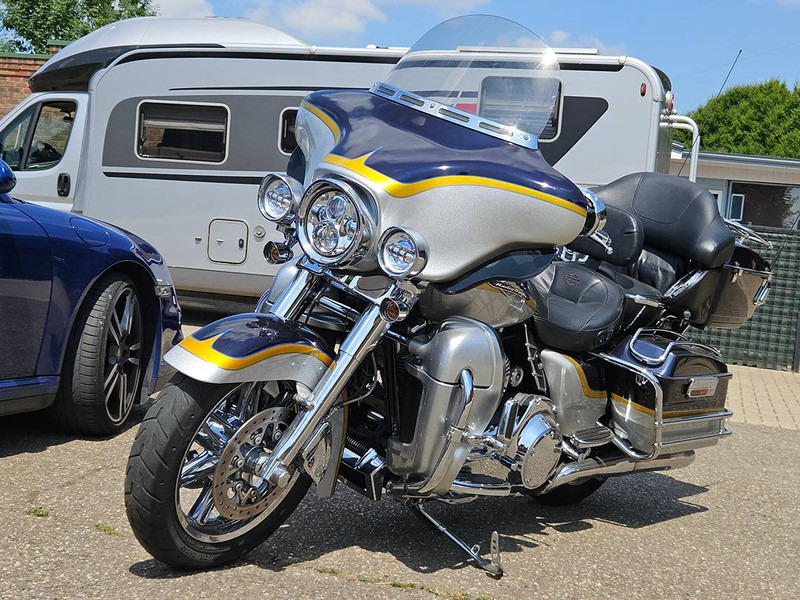 Harley-Davidson Electra Glide Ultra Classic (FLHTCUSE7) CVO - Motorrad: das Bild 1 Harley-Davidson Electra Glide Ultra Classic (FLHTCUSE7) CVO - Motorrad: das Bild 1