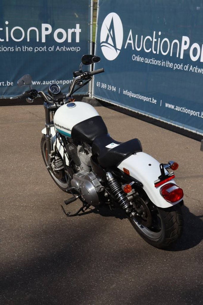 Harley-Davidson SPORTSTER XL883 SUPER LOW - Motorrad: das Bild 4 Harley-Davidson SPORTSTER XL883 SUPER LOW - Motorrad: das Bild 4