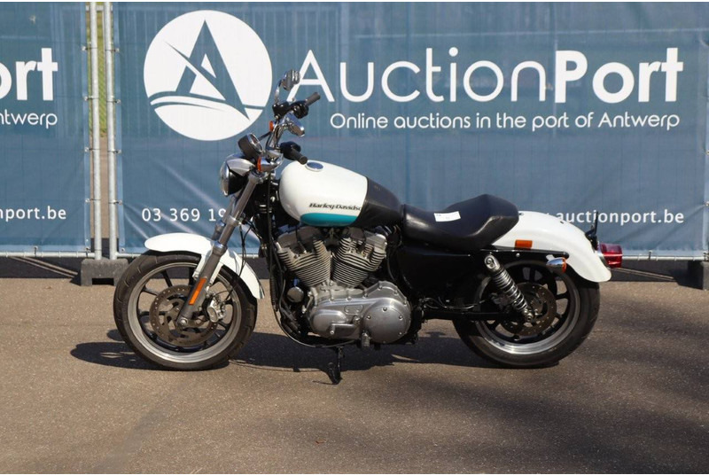 Harley-Davidson SPORTSTER XL883 SUPER LOW - Motorrad: das Bild 2 Harley-Davidson SPORTSTER XL883 SUPER LOW - Motorrad: das Bild 2