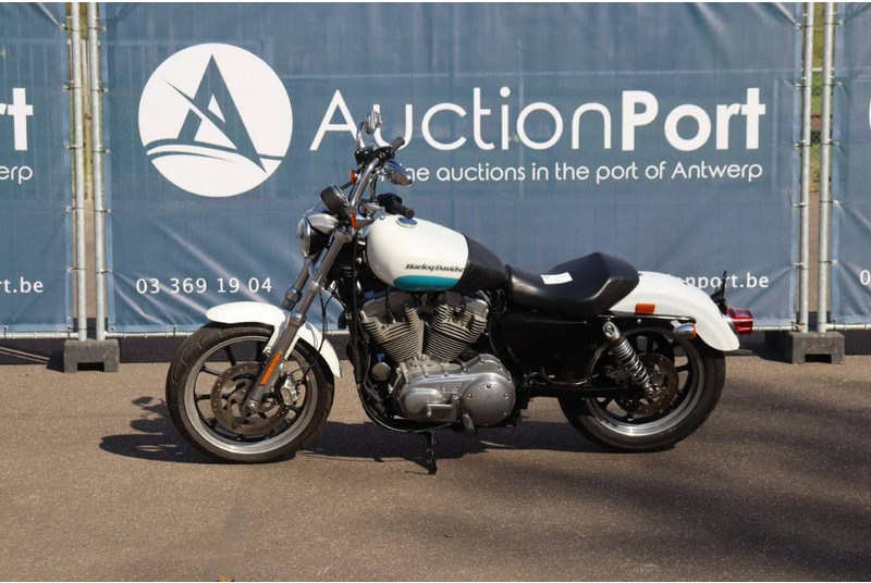 Harley-Davidson SPORTSTER XL883 SUPER LOW - Motorrad: das Bild 1 Harley-Davidson SPORTSTER XL883 SUPER LOW - Motorrad: das Bild 1