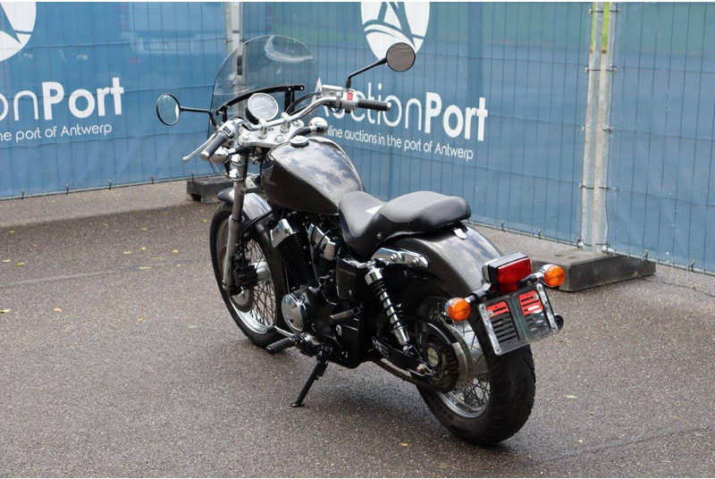 Honda VT750 - Motorrad: das Bild 4 Honda VT750 - Motorrad: das Bild 4