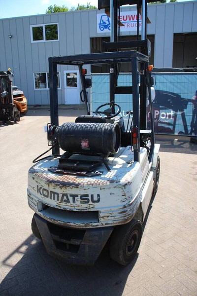 Komatsu FG25T-11E - Treibgasstapler: das Bild 5 Komatsu FG25T-11E - Treibgasstapler: das Bild 5