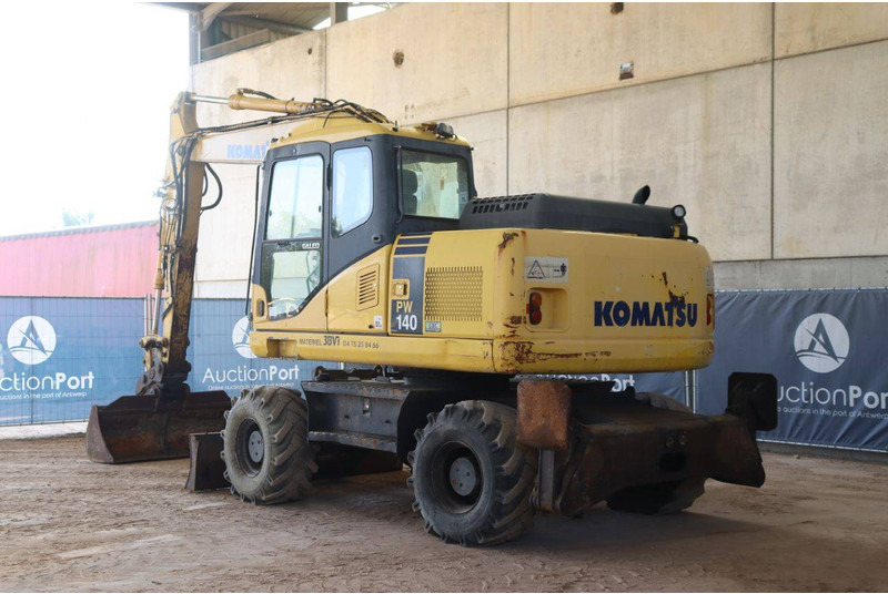Komatsu PW140-7 - Mobilbagger: das Bild 3 Komatsu PW140-7 - Mobilbagger: das Bild 3