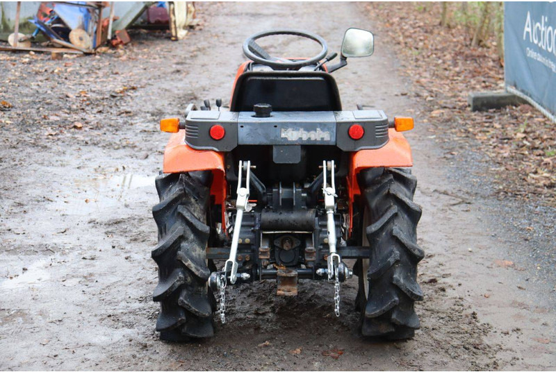 Kubota A-13 - Traktor: das Bild 5 Kubota A-13 - Traktor: das Bild 5