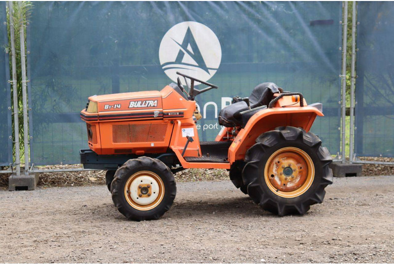 Kubota B1-14 Bulltra - Traktor: das Bild 1 Kubota B1-14 Bulltra - Traktor: das Bild 1