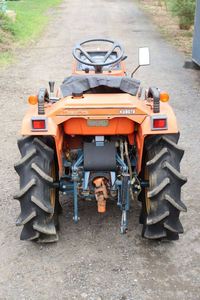 Kubota B1-14 Bulltra - Traktor: das Bild 5 Kubota B1-14 Bulltra - Traktor: das Bild 5