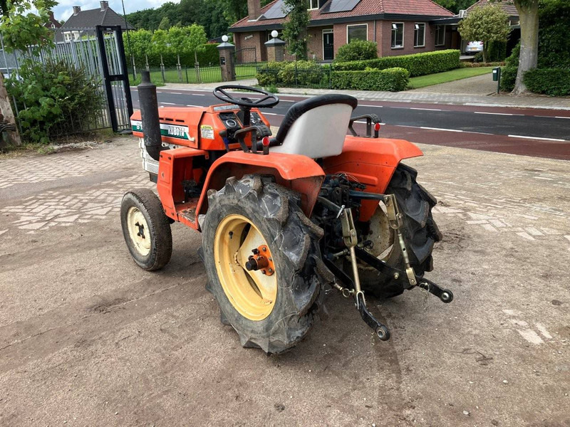 Kubota B1502DT - Traktor: das Bild 3 Kubota B1502DT - Traktor: das Bild 3