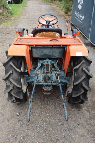 Kubota B1702-M - Traktor: das Bild 5 Kubota B1702-M - Traktor: das Bild 5
