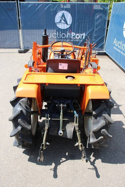 Kubota B1702DT - Traktor: das Bild 4 Kubota B1702DT - Traktor: das Bild 4