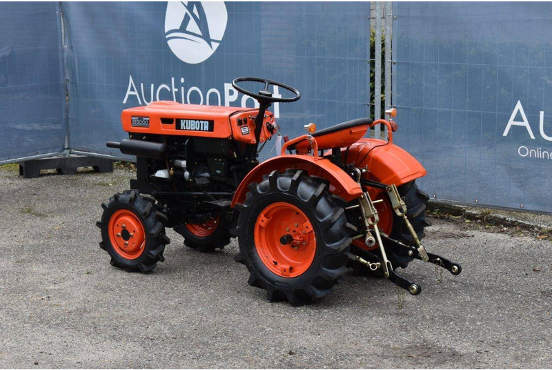 Kubota B5000 - Traktor: das Bild 3 Kubota B5000 - Traktor: das Bild 3