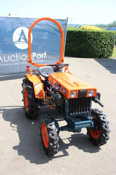 Kubota B7000DT - Traktor: das Bild 5 Kubota B7000DT - Traktor: das Bild 5