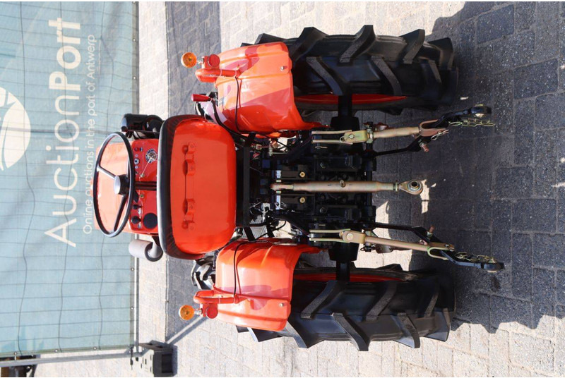Kubota B7001 - Traktor: das Bild 5 Kubota B7001 - Traktor: das Bild 5