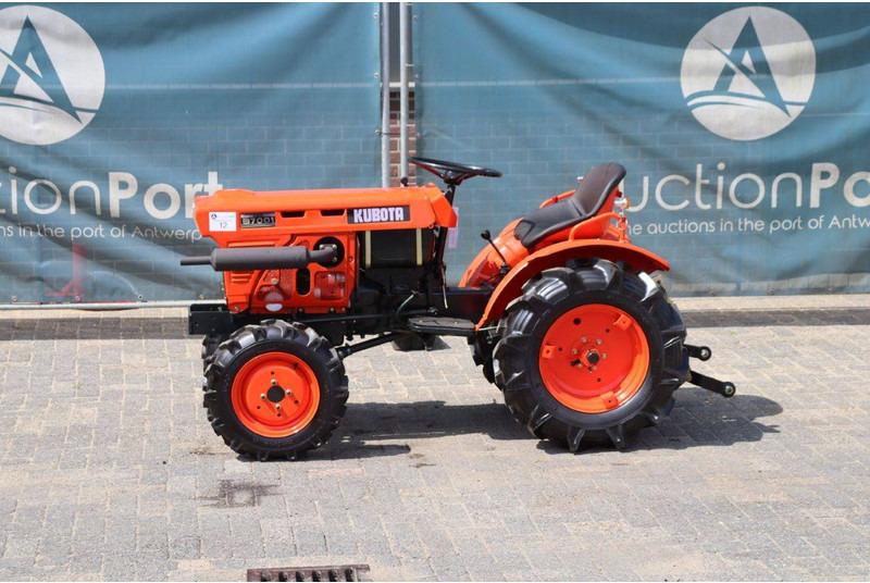 Kubota B7001 - Traktor: das Bild 1 Kubota B7001 - Traktor: das Bild 1