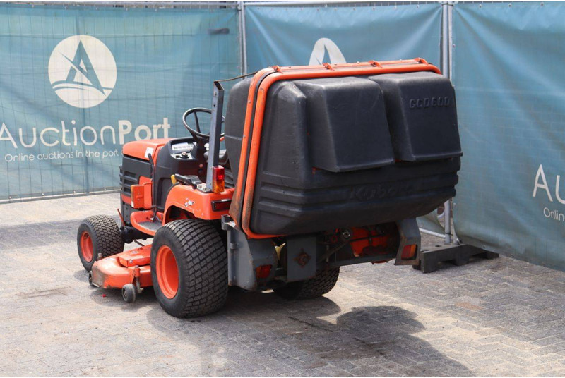 Kubota BX2200D - Rasenmäher: das Bild 4 Kubota BX2200D - Rasenmäher: das Bild 4
