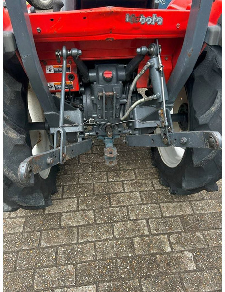Kubota GL240 - Traktor: das Bild 3 Kubota GL240 - Traktor: das Bild 3
