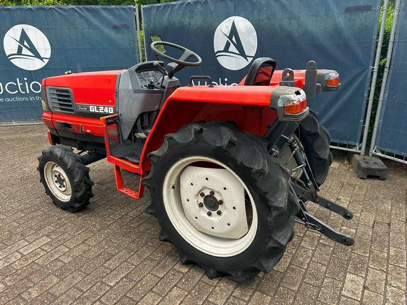 Kubota GL240 - Traktor: das Bild 2 Kubota GL240 - Traktor: das Bild 2