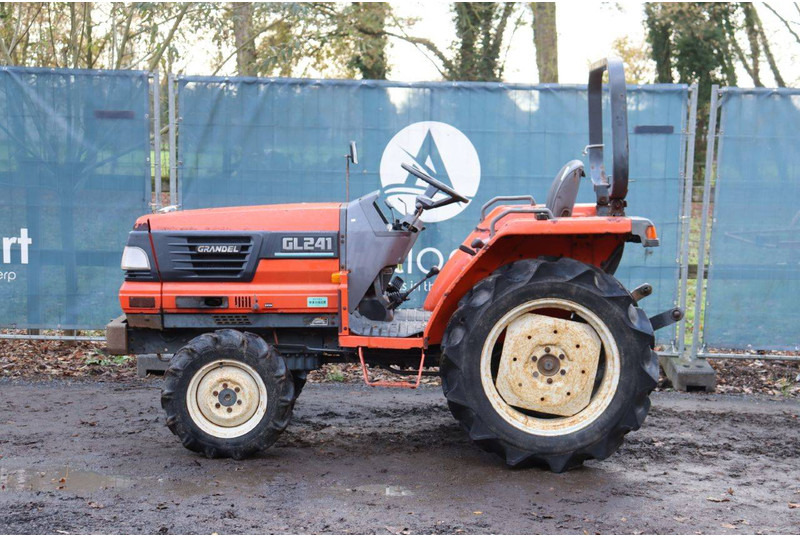 Kubota GL241/Grandel GL241 - Traktor: das Bild 2 Kubota GL241/Grandel GL241 - Traktor: das Bild 2